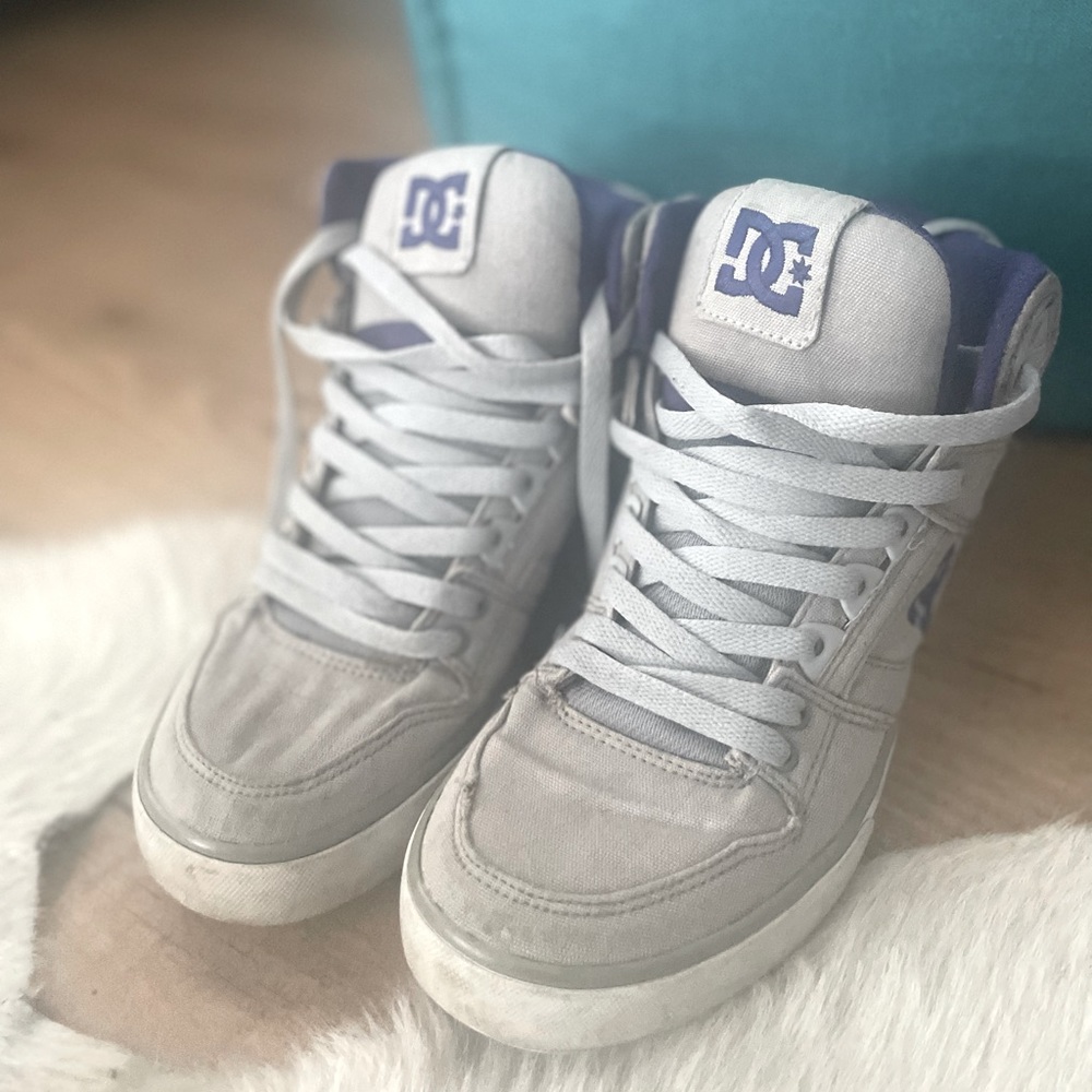 DC high top unisex skate shoes